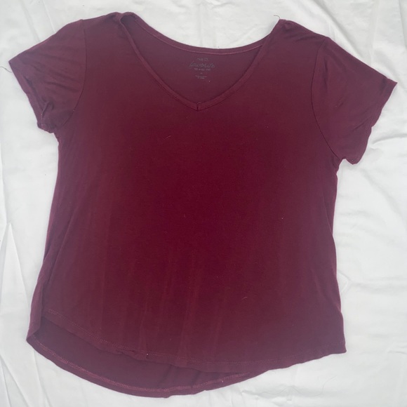 wine red basic tee - Picture 3 of 3